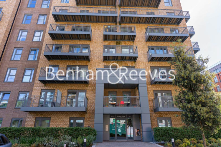Studio flat to rent in East Drive, Beaufort Park, NW9-image 6
