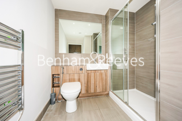 Studio flat to rent in Aerodrome Road, East Drive, NW9-image 4
