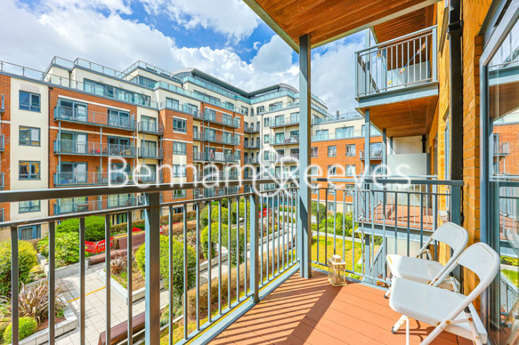 Studio flat to rent in Aerodrome Road, East Drive, NW9-image 5