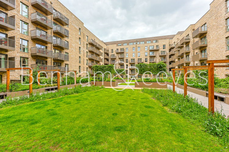 2 bedrooms  for sale in Draper House, Aerodrome Road, NW9 view 17