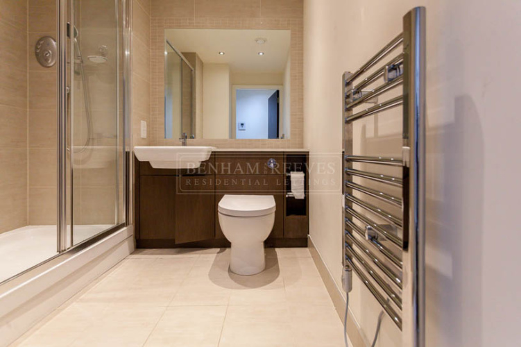 Studio flat to rent in Boulevard Drive, Colindale, NW9-image 3