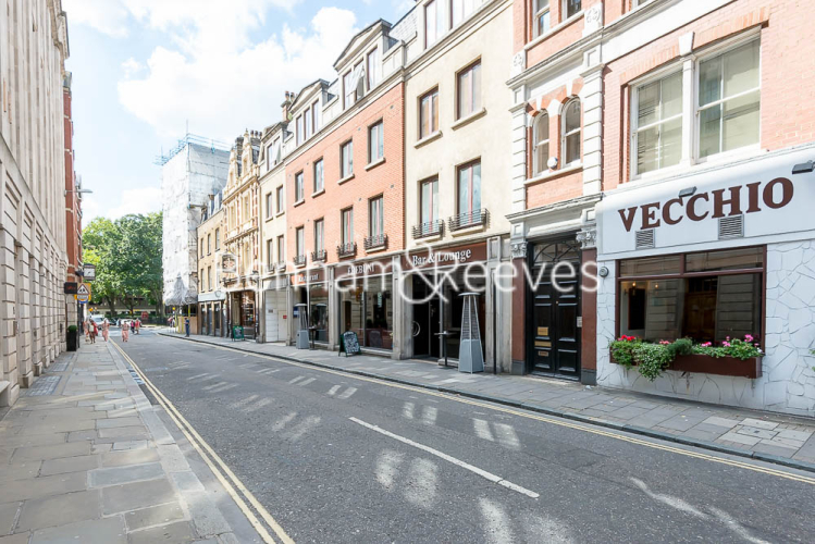 2 bedrooms flat to rent in Carthusian Street, Barbican, EC1M-image 5