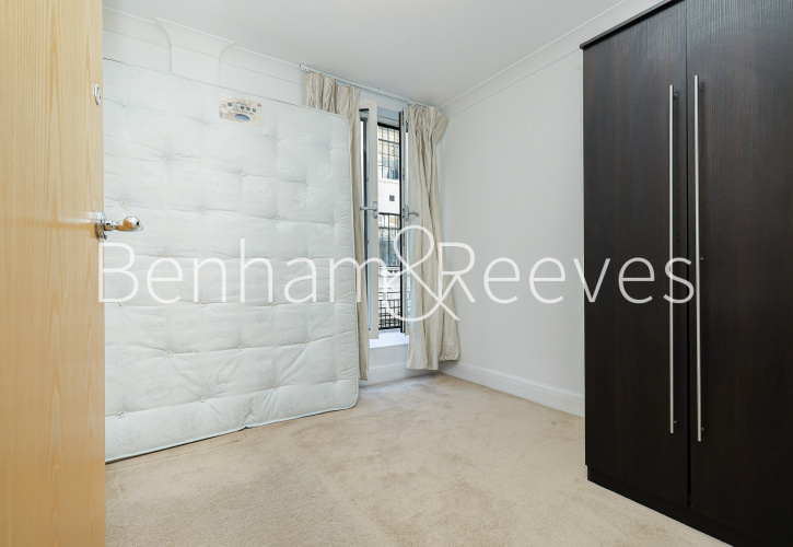 2  bedrooms flat to rent in Pilgrims Court, Carthusian Street, EC1M-image 11
