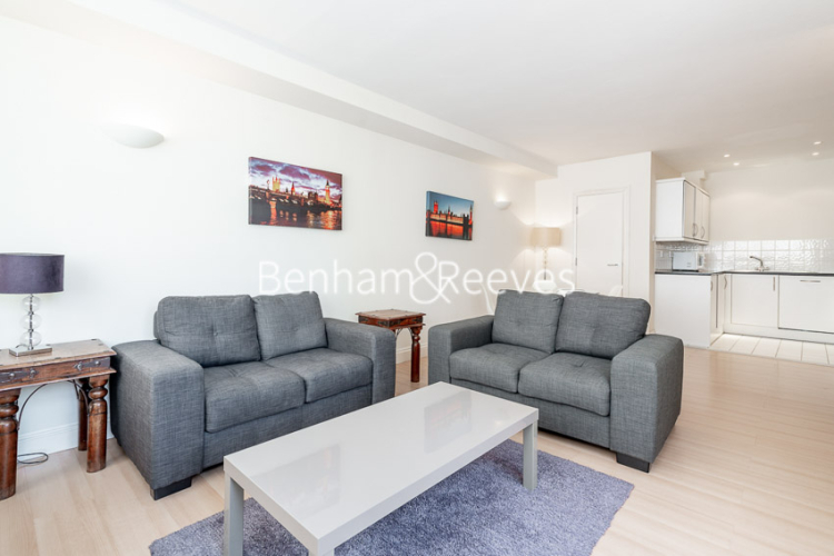 1  bedroom flat to rent in West Smithfield, Farringdon, EC1-image 1