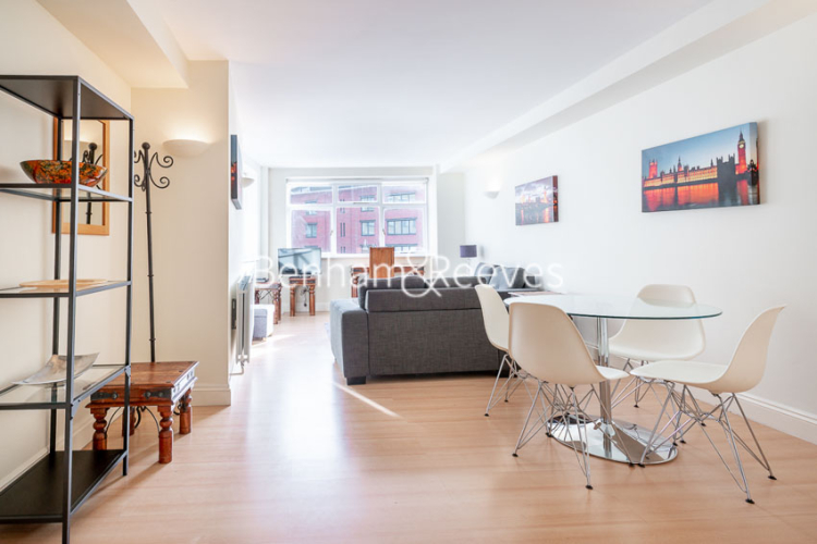 1  bedroom flat to rent in West Smithfield, Farringdon, EC1-image 3