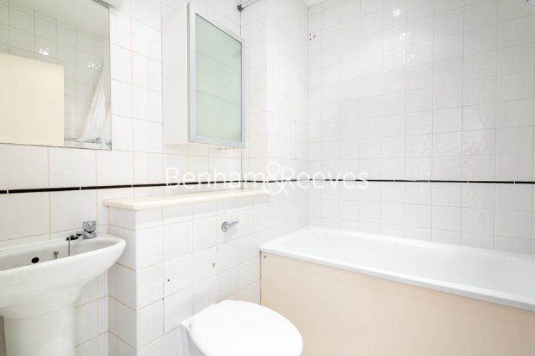 1  bedroom flat to rent in West Smithfield, Farringdon, EC1-image 5