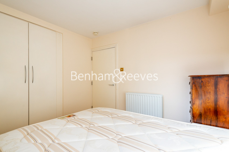 1  bedroom flat to rent in West Smithfield, Farringdon, EC1-image 9