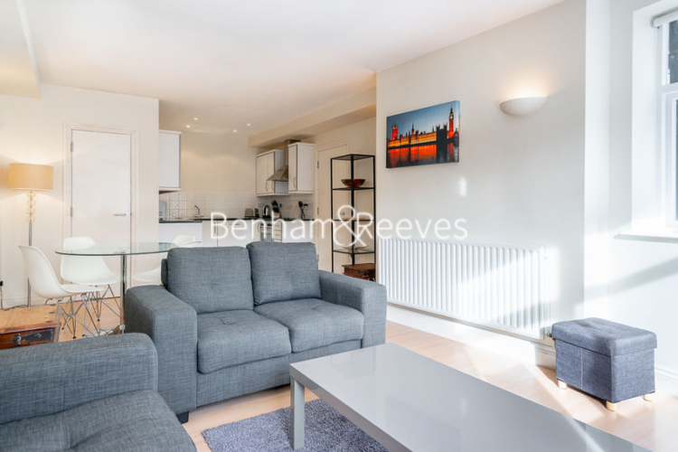 1  bedroom flat to rent in West Smithfield, Farringdon, EC1-image 11