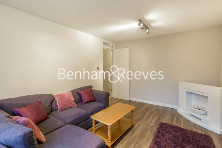 2 bedrooms flat to rent in Shire House, Lamb’s Passage, EC1-image 1