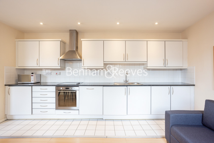 1  bedroom flat to rent in West Smithfield, City, EC1A-image 2