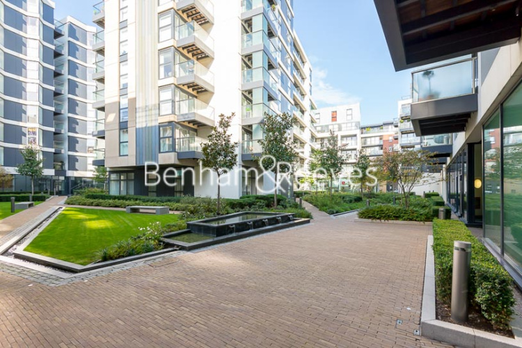 2  bedrooms flat to rent in Dance Square, City, EC1V-image 5