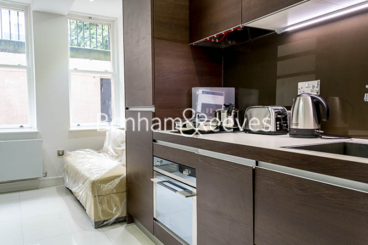 Studio flat to rent in Albany House, Judd Street, WC1H-image 1