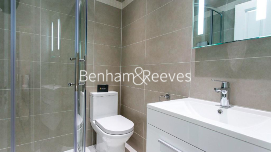 1 bedroom flat to rent in Wormwood Street, City, EC2M-image 5