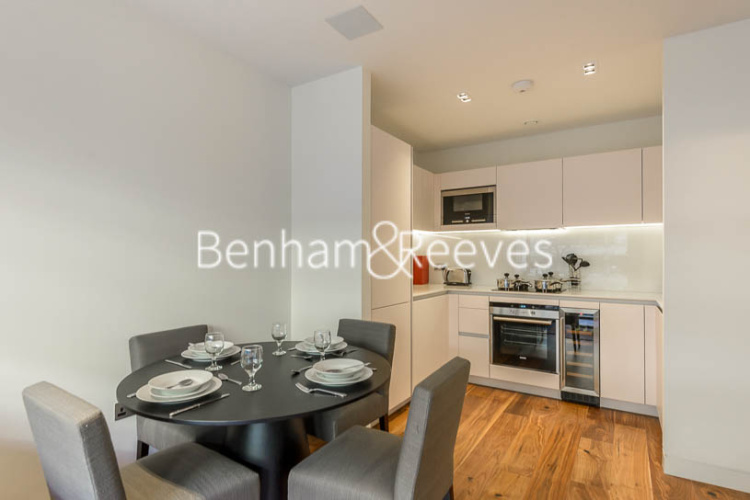 1  bedroom flat to rent in Wood Street, Barbican, EC2Y-image 2