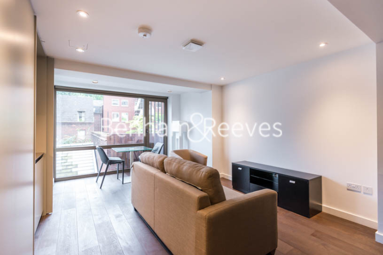 Studio flat to rent in The Greys, Gray’s Inn Road, WC1-image 5