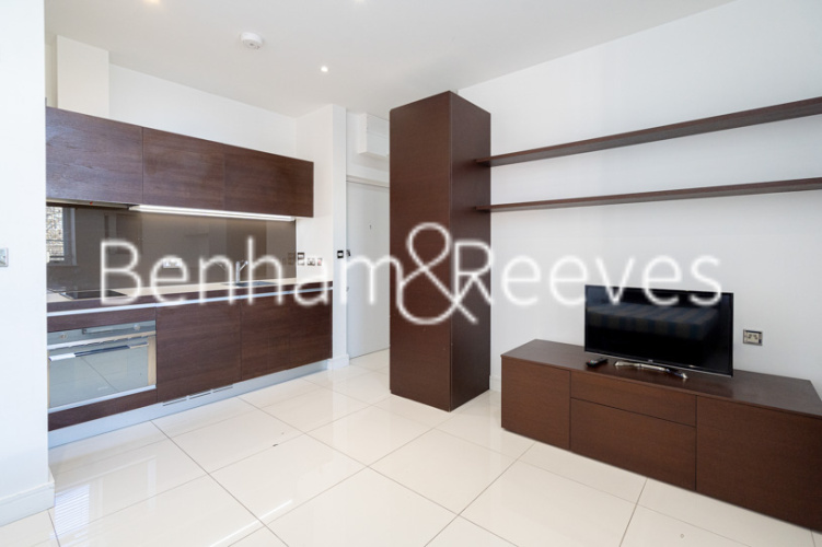 Studio flat to rent in Albany House, Judd Street, WC1H-image 1