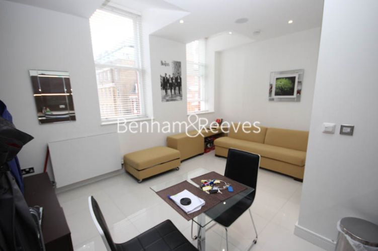 Studio flat to rent in Albany House, Judd Street, WC1H-image 3