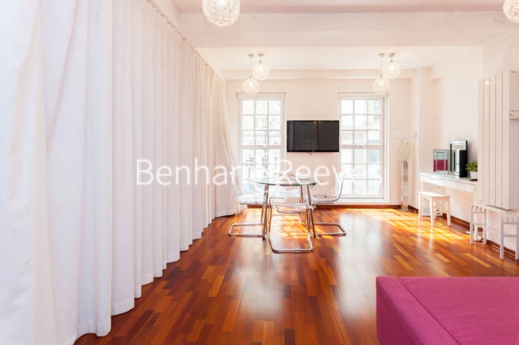 Studio flat to rent in Aria House, Craven Street, WC2N-image 3