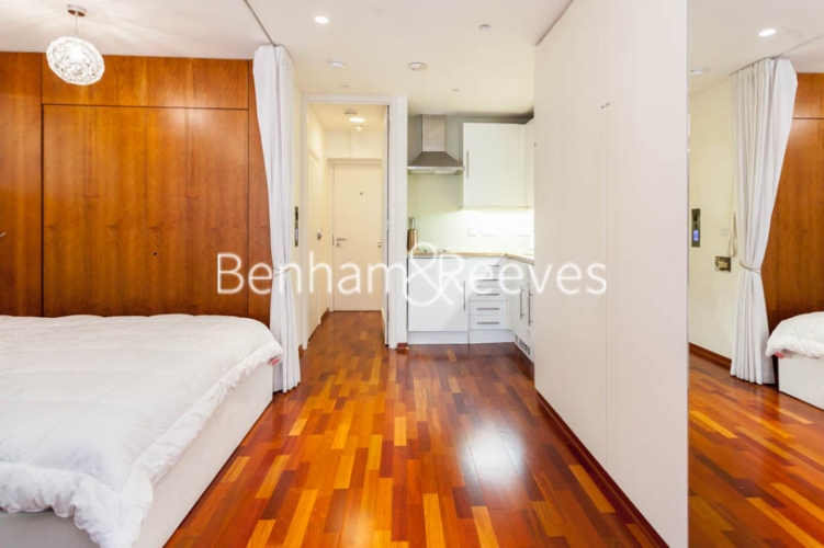 Studio flat to rent in Aria House, Craven Street, WC2N-image 8