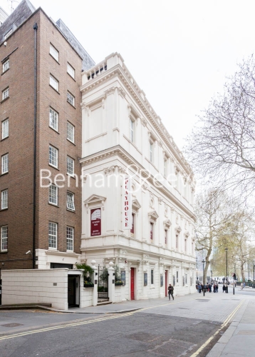 Studio flat to rent in Aria House, Craven Street, WC2N-image 10