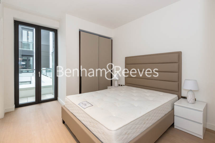 1 bedroom flat to rent in Lincoln Square, Portugal Street, WC2A-image 4