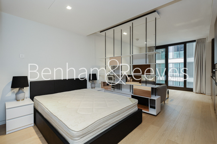 Studio flat to rent in Casson Square, Southbank Place, SE1-image 3