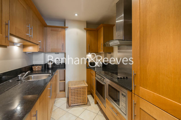 Studio flat to rent in Temple House, Temple Avenue, EC4Y-image 2