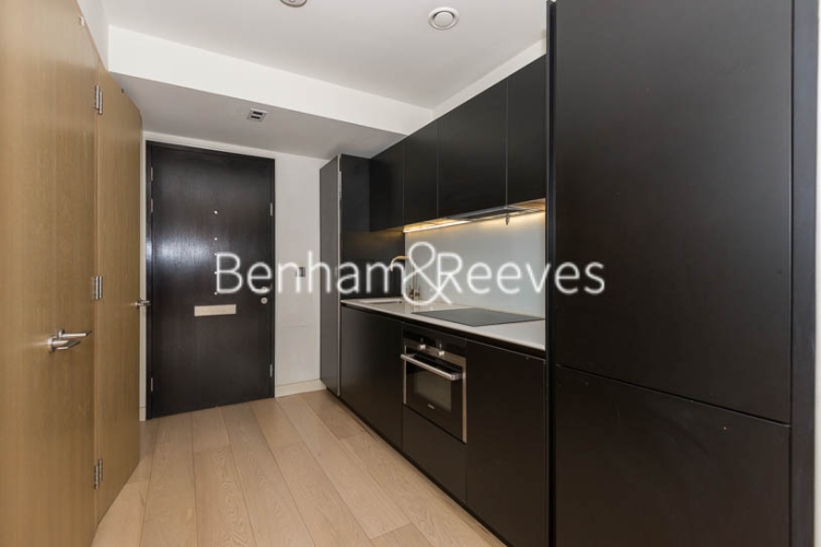 Studio flat to rent in Wood Street, City, EC2Y-image 2