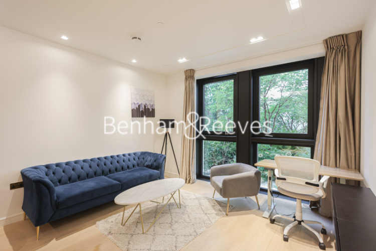 1 bedroom flat to rent in Lincoln Square, Portugal Street, WC2A-image 1