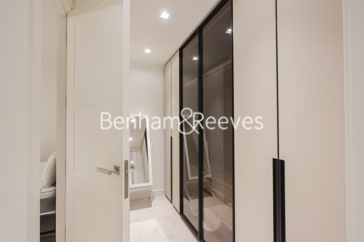 1  bedroom flat to rent in Lincoln Square, Portugal Street, WC2A-image 12
