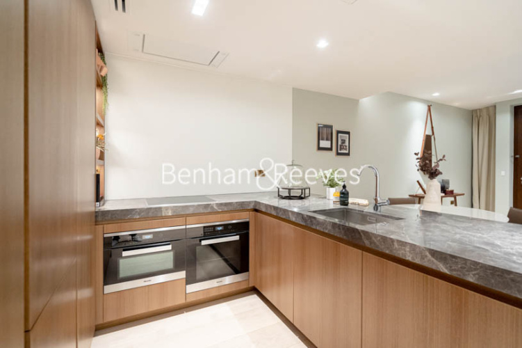 1  bedroom flat to rent in Lincoln Square, Portugal Street, WC2A-image 2