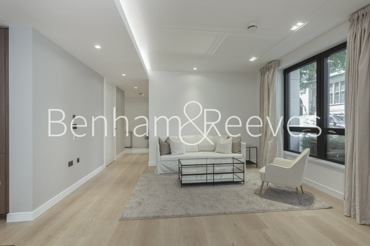 1  bedroom flat to rent in Lincoln Square, Portugal Street, WC2A-image 1