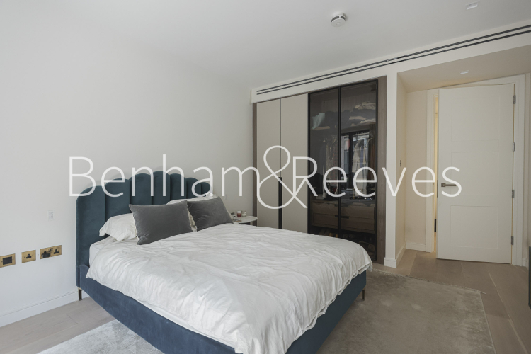 1  bedroom flat to rent in Lincoln Square, 18 Portugal Street, WC2A-image 3
