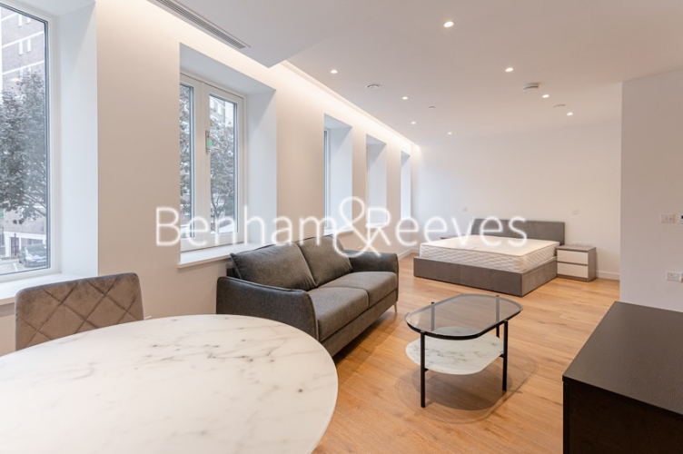 Studio flat to rent in Mount Pleasant, Principal Tower, WC1X-image 1