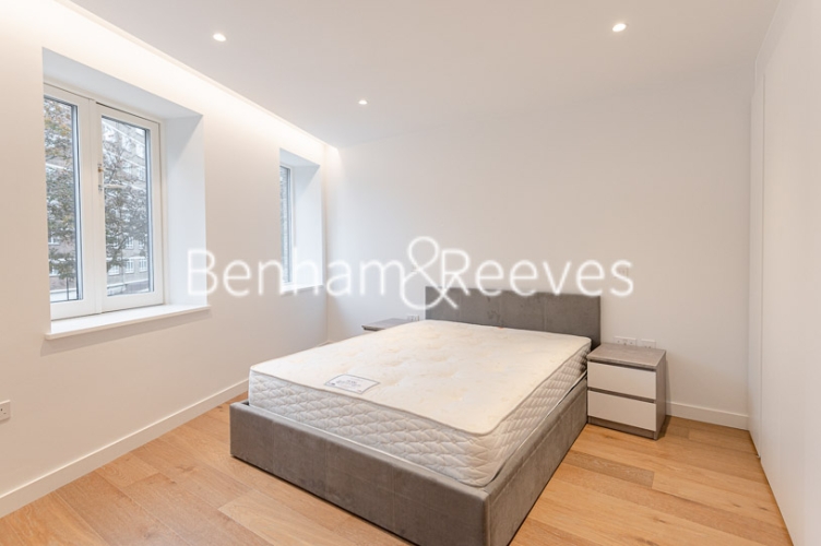 Studio flat to rent in Mount Pleasant, Principal Tower, WC1X-image 3