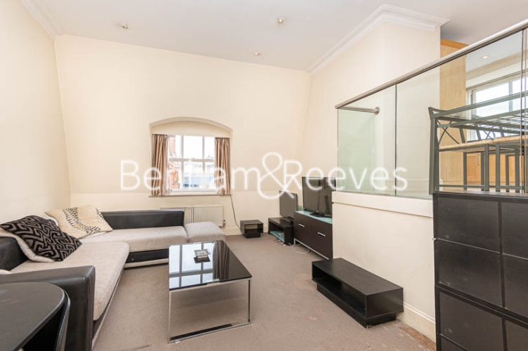 3  bedrooms flat to rent in Whitehall, St James, SW1A-image 1