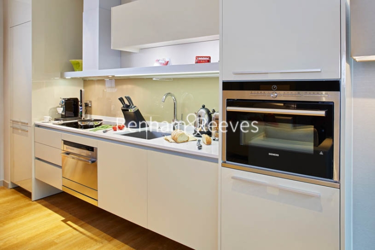 1  bedroom flat to rent in Cheval Three Quays, City, EC3R-image 2