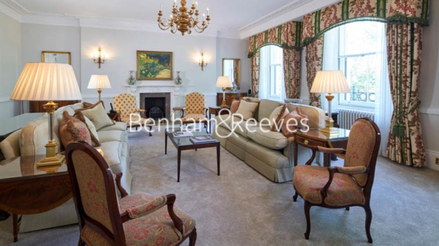 3 bedrooms flat to rent in Hyde Park Gate, Kensington, SW7-image 1