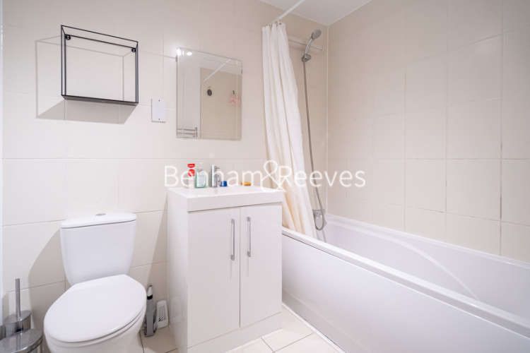 2 bedrooms flat to rent in Killick Street, City, N1-image 5