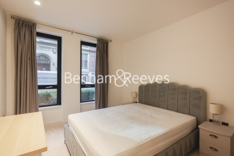 2  bedrooms flat to rent in Lincoln Square, 18 Portugal Street, WC2A-image 3