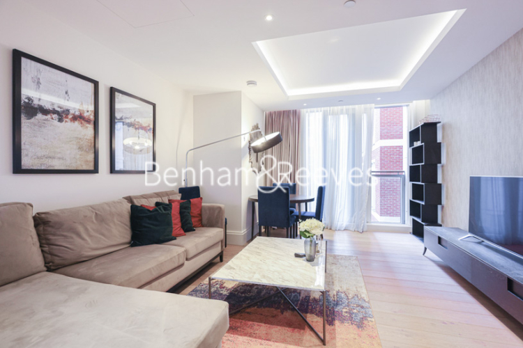 1  bedroom flat to rent in Strand, Savoy House, WC2R-image 1