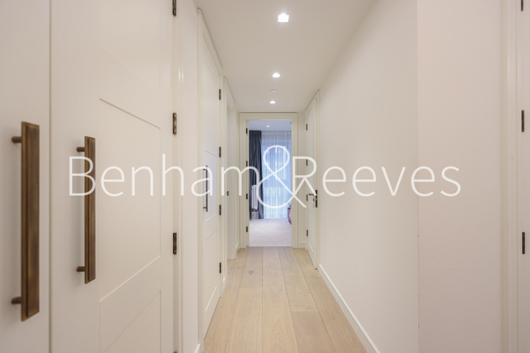 2  bedrooms flat to rent in Lincoln Square, Portugal Street, WC2A-image 10