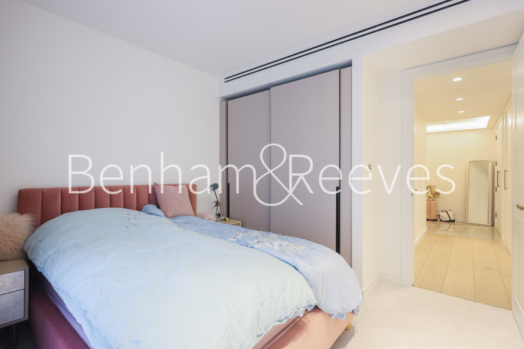 2  bedrooms flat to rent in Lincoln Square, Portugal Street, WC2A-image 12