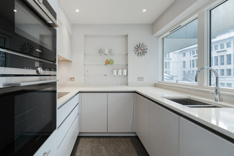 2  bedrooms flat to rent in Amen Lodge, Warwick Lane, EC4M-image 2