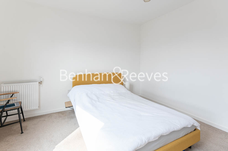 1 bedroom flat to rent in Macclesfield Road, Islington, EC1V-image 3