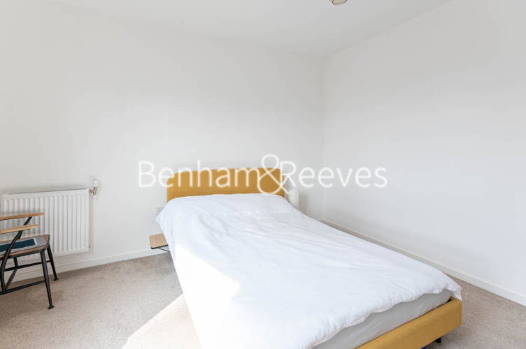 1  bedroom flat to rent in Macclesfield Road, Islington, EC1V-image 3