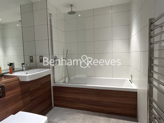 1  bedroom flat to rent in Canalside Square, Islington, N1-image 4