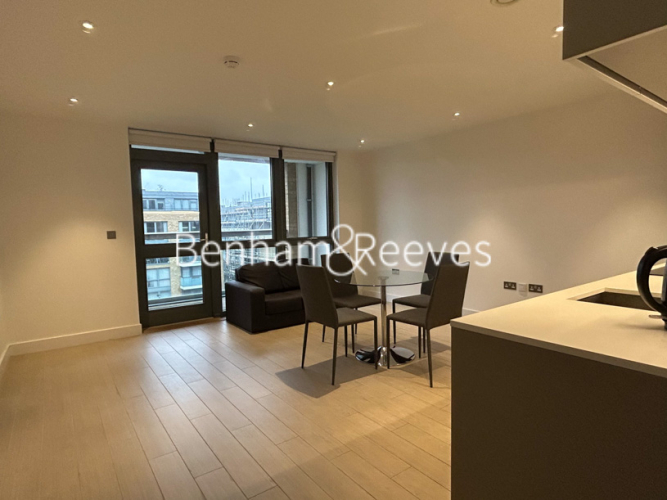 1 bedroom flat to rent in Canalside Square, Islington, N1-image 6