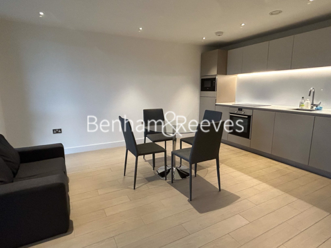 1  bedroom flat to rent in Canalside Square, Islington, N1-image 7