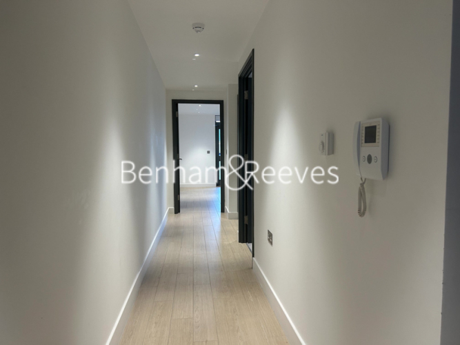 1  bedroom flat to rent in Canalside Square, Islington, N1-image 10